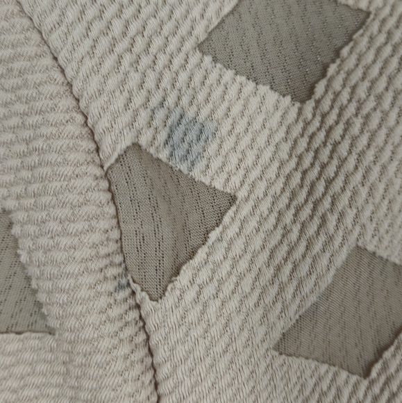 FASHIONNOVA Long Sleeve beige checkered bodysuit - Picture 3 of 12